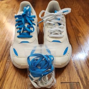 NWOT Puma Sneakers